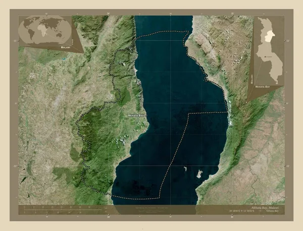 マラウィのNkhata湾地区 高解像度衛星地図 地域の主要都市の位置と名前 コーナー補助位置図 — ストック写真