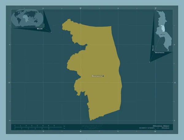 マラウィ県のNkhotakota しっかりした色の形 地域の主要都市の位置と名前 コーナー補助位置図 — ストック写真