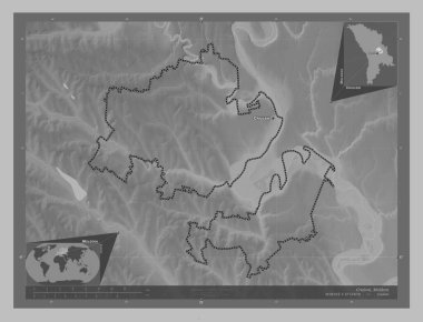 Criuleni, Moldova bölgesi. Gölleri ve nehirleri olan gri tonlama yükseklik haritası. Bölgenin büyük şehirlerinin yerleri ve isimleri. Köşedeki yedek konum haritaları