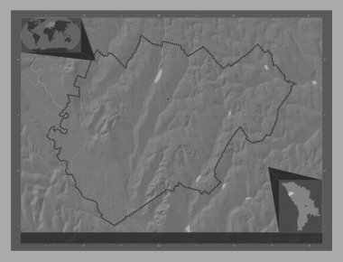 Glodeni, Moldova bölgesi. Göllü ve nehirli çift katlı yükseklik haritası. Köşedeki yedek konum haritaları