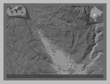 Danilovgrad, Karadağ belediyesi. Gölleri ve nehirleri olan gri tonlama yükseklik haritası. Bölgenin büyük şehirlerinin yerleri. Köşedeki yedek konum haritaları