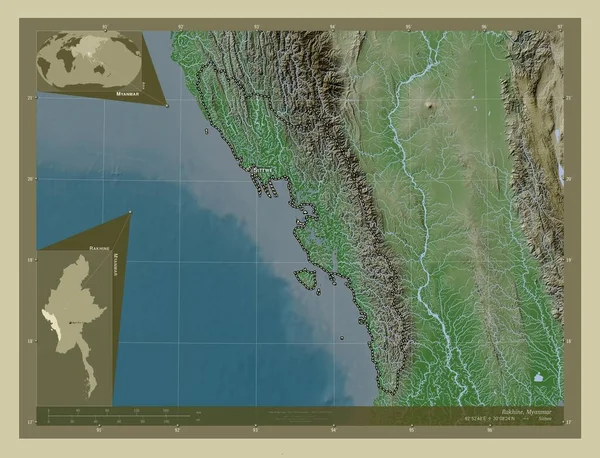 ラカイン ミャンマーの状態 湖や川とWikiスタイルで着色された標高マップ 地域の主要都市の位置と名前 コーナー補助位置図 — ストック写真