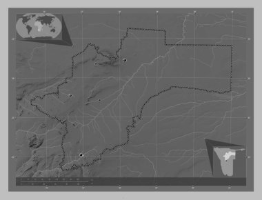 Otjozondjupa, Namibya bölgesi. Gölleri ve nehirleri olan gri tonlama yükseklik haritası. Bölgenin büyük şehirlerinin yerleri. Köşedeki yedek konum haritaları