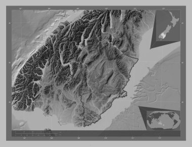 Otago, Yeni Zelanda bölge konseyi. Gölleri ve nehirleri olan gri tonlama yükseklik haritası. Köşedeki yedek konum haritaları