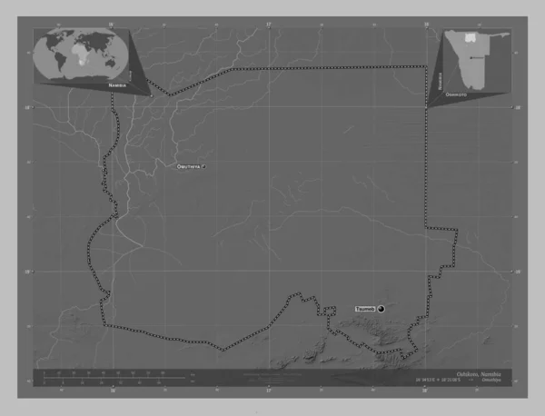 ナミビアの地域 湖や川とグレースケールの標高マップ 地域の主要都市の位置と名前 コーナー補助位置図 — ストック写真