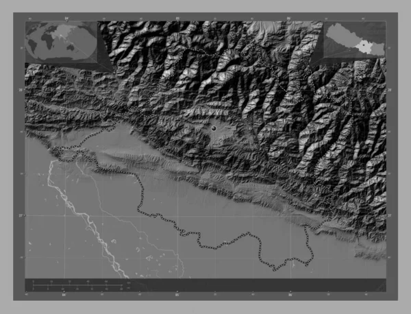 Nepal 'in merkez, gelişim bölgesi. Göllü ve nehirli çift katlı yükseklik haritası. Köşedeki yedek konum haritaları