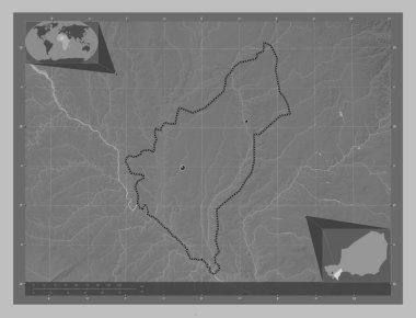 Dosso, Nijer Bölümü. Gölleri ve nehirleri olan gri tonlama yükseklik haritası. Bölgenin büyük şehirlerinin yerleri. Köşedeki yedek konum haritaları