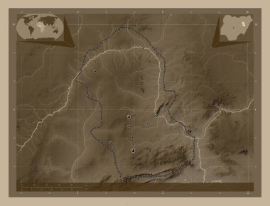 Gombe, Nijerya eyaleti. Yükseklik haritası sepya tonlarında göller ve nehirlerle renklendirilmiş. Bölgenin büyük şehirlerinin yerleri. Köşedeki yedek konum haritaları