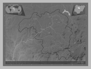 Kaduna, Nijerya Eyaleti. Gölleri ve nehirleri olan gri tonlama yükseklik haritası. Bölgenin büyük şehirlerinin yerleri ve isimleri. Köşedeki yedek konum haritaları