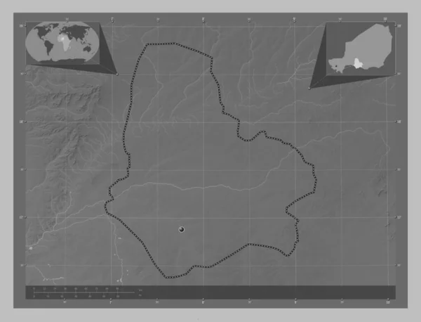 尼日尔省的马拉迪 带有湖泊和河流的灰度高程图 角辅助位置图 — 图库照片
