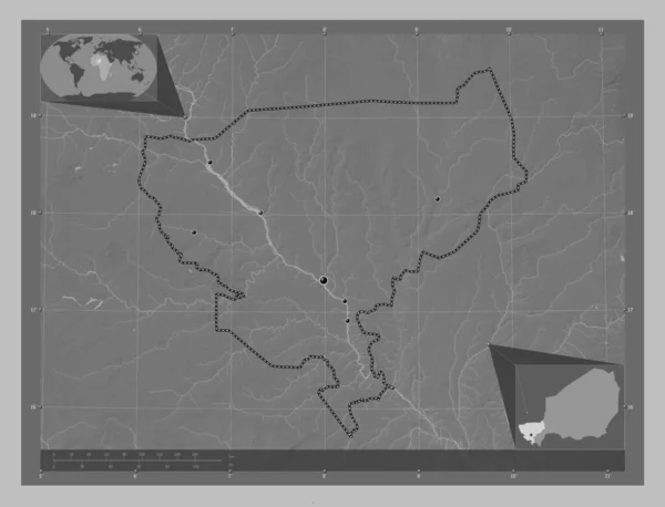 尼日尔省Tillabery 带有湖泊和河流的灰度高程图 该区域主要城市的所在地点 角辅助位置图 — 图库照片