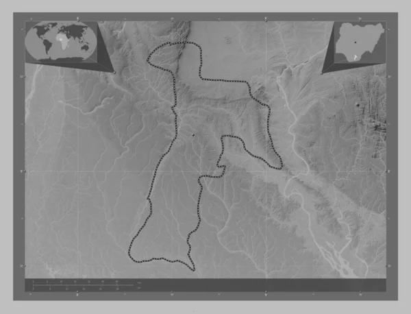 アビア ナイジェリアの状態 湖や川とグレースケールの標高マップ コーナー補助位置図 — ストック写真