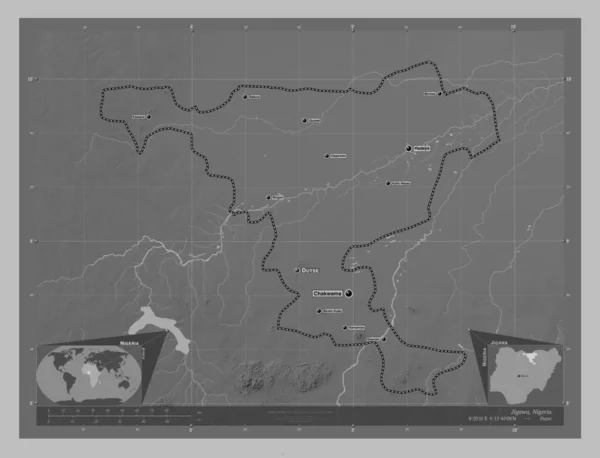 ジガワ ナイジェリアの州 湖や川とグレースケールの標高マップ 地域の主要都市の位置と名前 コーナー補助位置図 — ストック写真