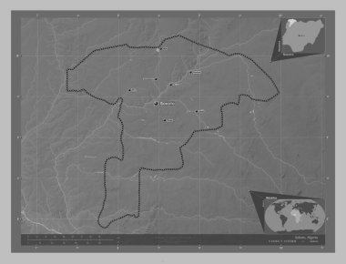Sokoto, Nijerya eyaleti. Gölleri ve nehirleri olan gri tonlama yükseklik haritası. Bölgenin büyük şehirlerinin yerleri ve isimleri. Köşedeki yedek konum haritaları