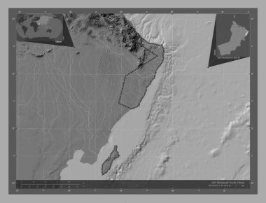 Ash Sharqiyah South, Umman bölgesi. Göllü ve nehirli çift katlı yükseklik haritası. Bölgenin büyük şehirlerinin yerleri ve isimleri. Köşedeki yedek konum haritaları