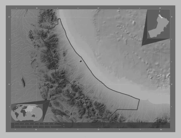 Batinah North 阿曼地区 带有湖泊和河流的灰度高程图 角辅助位置图 — 图库照片
