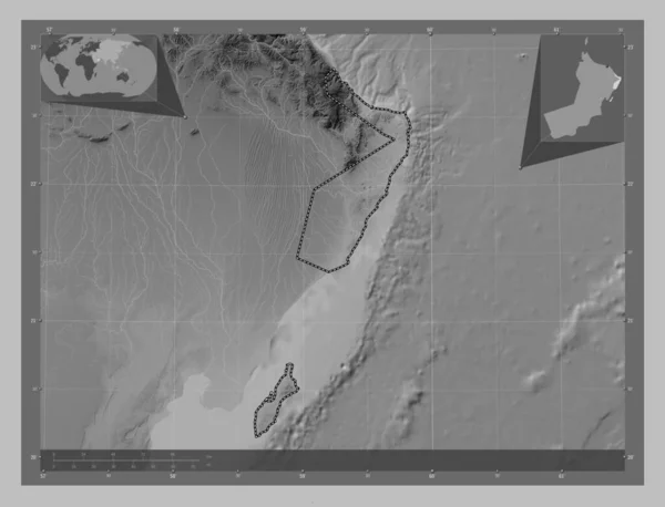 アッシュ シャキーヤ南オマーンの地域 湖や川とグレースケールの標高マップ コーナー補助位置図 — ストック写真