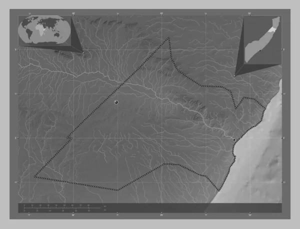 ソマリア本土の地域 ヌガル 湖や川とグレースケールの標高マップ 地域の主要都市の場所 コーナー補助位置図 — ストック写真