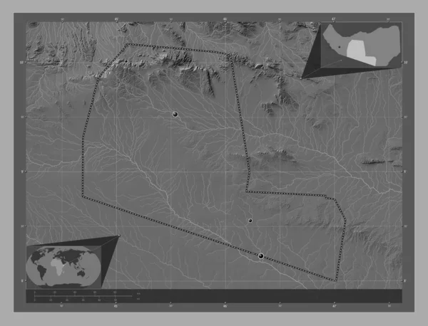 一緒に ソマリランドの地域 湖や川と二階の標高マップ 地域の主要都市の場所 コーナー補助位置図 — ストック写真