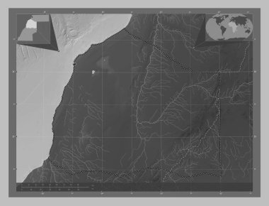 Boujdour, Batı Sahra vilayeti. Gölleri ve nehirleri olan gri tonlama yükseklik haritası. Köşedeki yedek konum haritaları