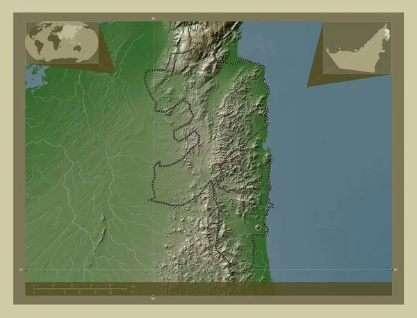 フジラー アラブ首長国連邦の首長国 湖や川とWikiスタイルで着色された標高マップ 地域の主要都市の場所 コーナー補助位置図 — ストック写真