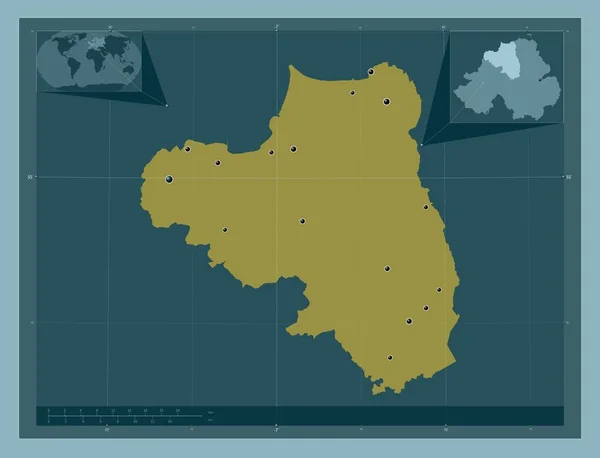 ロンドンデリー 北アイルランドの地域 しっかりした色の形 地域の主要都市の場所 コーナー補助位置図 — ストック写真
