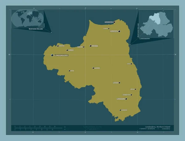 ロンドンデリー 北アイルランドの地域 しっかりした色の形 地域の主要都市の位置と名前 コーナー補助位置図 — ストック写真