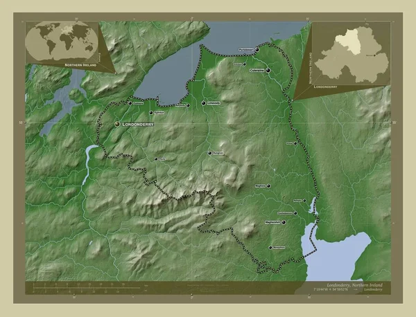 ロンドンデリー 北アイルランドの地域 湖や川とWikiスタイルで着色された標高マップ 地域の主要都市の位置と名前 コーナー補助位置図 — ストック写真
