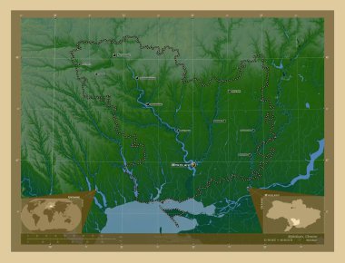 Mykolayiv, Ukrayna bölgesi. Gölleri ve nehirleri olan renkli yükseklik haritası. Bölgenin büyük şehirlerinin yerleri ve isimleri. Köşedeki yedek konum haritaları
