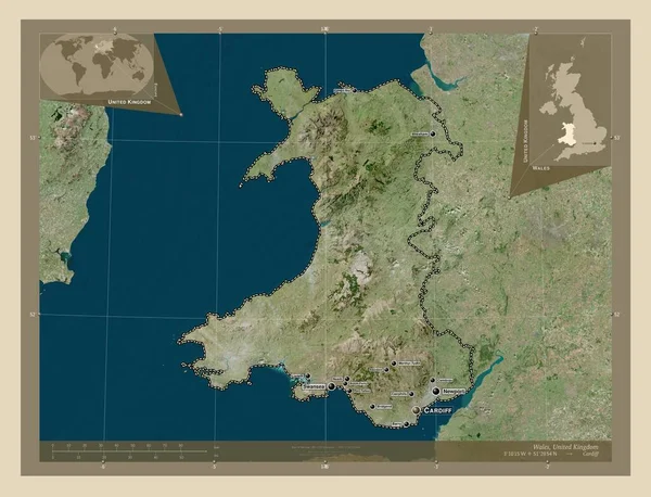 ウェールズ イギリスの地域 高解像度衛星地図 地域の主要都市の位置と名前 コーナー補助位置図 — ストック写真