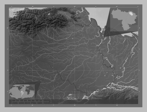 委内瑞拉莫纳加州带有湖泊和河流的灰度高程图 角辅助位置图 — 图库照片
