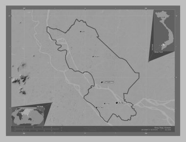 Vietnam vilayeti, ong Thap. Gölleri ve nehirleri olan gri tonlama yükseklik haritası. Bölgenin büyük şehirlerinin yerleri ve isimleri. Köşedeki yedek konum haritaları