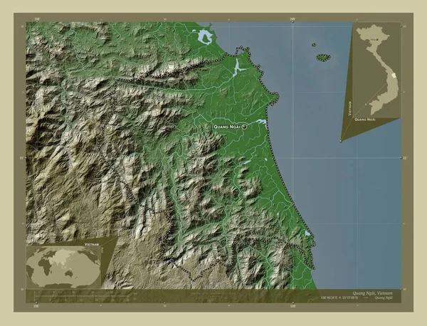 クアンナイ ベトナムの州 湖や川とWikiスタイルで着色された標高マップ 地域の主要都市の位置と名前 コーナー補助位置図 — ストック写真