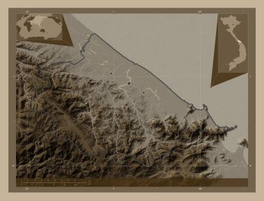 Thua Thien - Hue, Vietnam vilayeti. Yükseklik haritası sepya tonlarında göller ve nehirlerle renklendirilmiş. Bölgenin büyük şehirlerinin yerleri. Köşedeki yedek konum haritaları