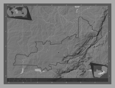 Merkez, Zambiya bölgesi. Göllü ve nehirli çift katlı yükseklik haritası. Köşedeki yedek konum haritaları