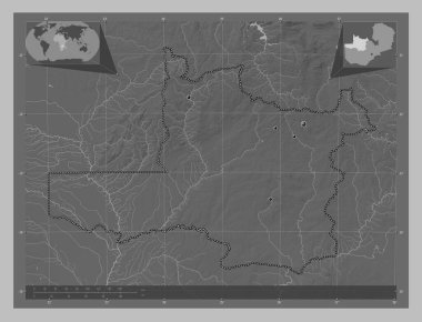 Kuzey-Batı, Zambiya vilayeti. Gölleri ve nehirleri olan gri tonlama yükseklik haritası. Bölgenin büyük şehirlerinin yerleri. Köşedeki yedek konum haritaları