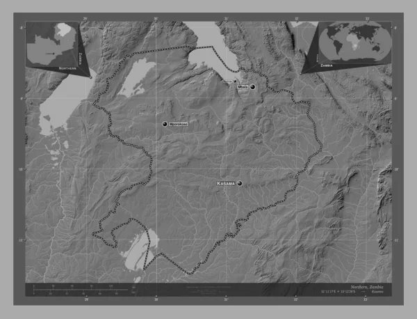 ザンビアの地域 湖や川と二階の標高マップ 地域の主要都市の位置と名前 コーナー補助位置図 — ストック写真