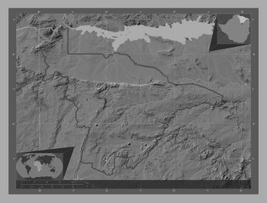 Mashonaland Merkez, Zimbabwe vilayeti. Göllü ve nehirli çift katlı yükseklik haritası. Bölgenin büyük şehirlerinin yerleri. Köşedeki yedek konum haritaları