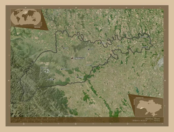 チェルニフツィ ウクライナの地域 低解像度衛星地図 地域の主要都市の位置と名前 コーナー補助位置図 — ストック写真