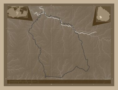 Flores, Uruguay Departmanı. Yükseklik haritası sepya tonlarında göller ve nehirlerle renklendirilmiş. Köşedeki yedek konum haritaları