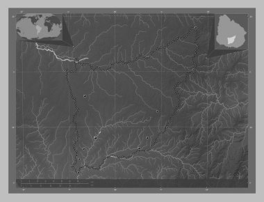 Florida, Uruguay Departmanı. Gölleri ve nehirleri olan gri tonlama yükseklik haritası. Bölgenin büyük şehirlerinin yerleri. Köşedeki yedek konum haritaları