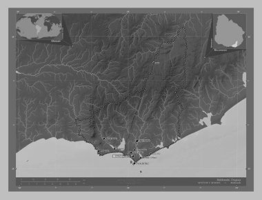 Maldonado, Uruguay Departmanı. Gölleri ve nehirleri olan gri tonlama yükseklik haritası. Bölgenin büyük şehirlerinin yerleri ve isimleri. Köşedeki yedek konum haritaları