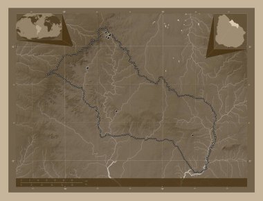 Rivera, Uruguay Departmanı. Yükseklik haritası sepya tonlarında göller ve nehirlerle renklendirilmiş. Bölgenin büyük şehirlerinin yerleri. Köşedeki yedek konum haritaları