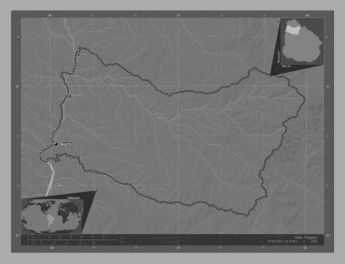 Salto, Uruguay Departmanı. Göllü ve nehirli çift katlı yükseklik haritası. Bölgenin büyük şehirlerinin yerleri ve isimleri. Köşedeki yedek konum haritaları