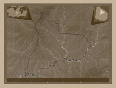 Tacuarembo, Uruguay Departmanı. Yükseklik haritası sepya tonlarında göller ve nehirlerle renklendirilmiş. Bölgenin büyük şehirlerinin yerleri. Köşedeki yedek konum haritaları