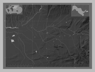 Andijon, Özbekistan bölgesi. Gölleri ve nehirleri olan gri tonlama yükseklik haritası. Bölgenin büyük şehirlerinin yerleri. Köşedeki yedek konum haritaları
