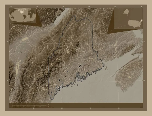 メイン州 アメリカ合衆国の州 湖や川とセピアトーンで着色された標高マップ 地域の主要都市の場所 コーナー補助位置図 — ストック写真