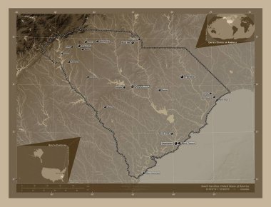 Güney Carolina, Amerika Birleşik Devletleri. Yükseklik haritası sepya tonlarında göller ve nehirlerle renklendirilmiş. Bölgenin büyük şehirlerinin yerleri ve isimleri. Köşedeki yedek konum haritaları