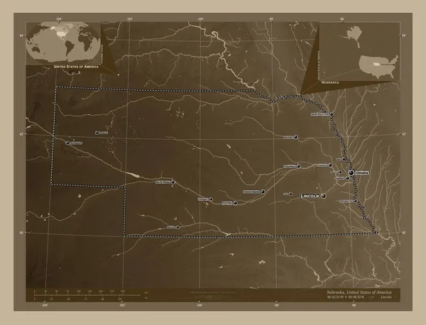アメリカのネブラスカ州 湖や川とセピアトーンで着色された標高マップ 地域の主要都市の位置と名前 コーナー補助位置図 — ストック写真
