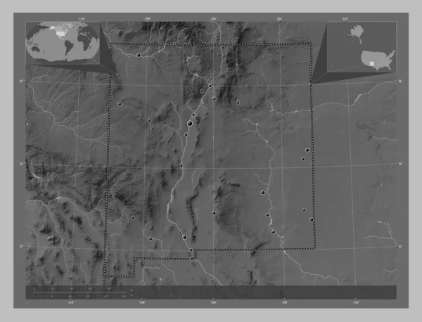 新墨西哥州 美利坚合众国 带有湖泊和河流的灰度高程图 该区域主要城市的所在地点 角辅助位置图 — 图库照片